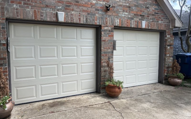 Garzonas Overhead Garage Door