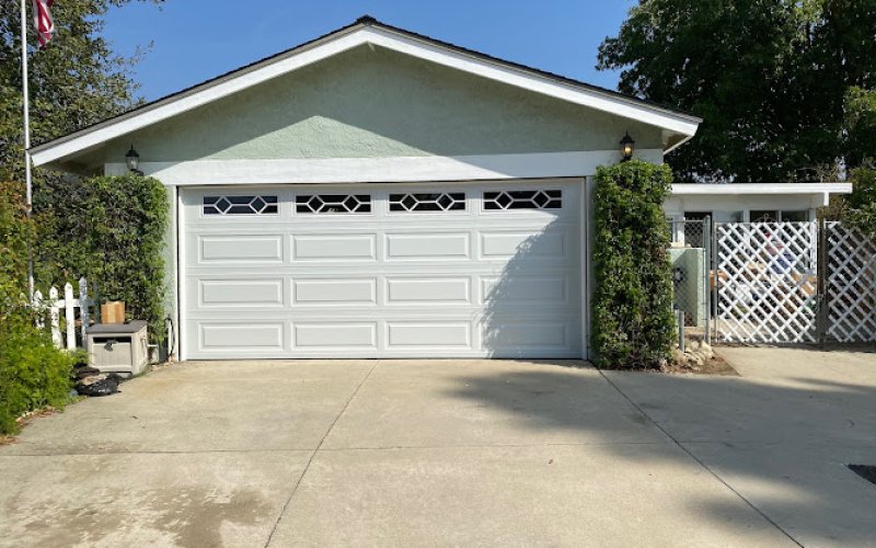 Pioneer Door Inc — Garage door supplier in West Covina